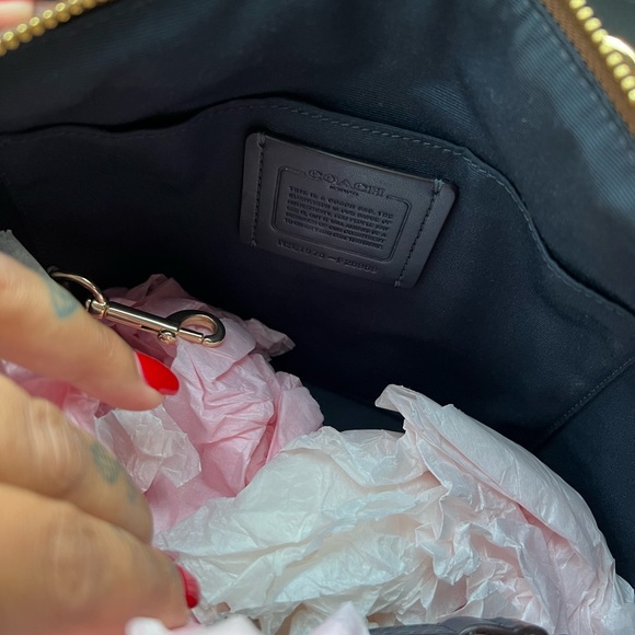 ✨Coach crossbody ✨ - Picture 6 of 7